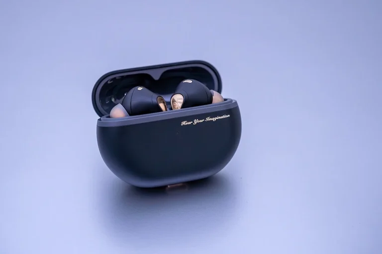 Reference photograph: Bluetooth Kopfhörer 1.jpg. Not verification of the exact planned product.
