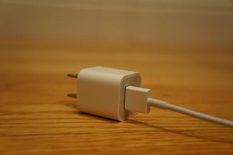 Reference photograph: Apple USB Charger 1 2017-02-02.jpg. Not verification of the exact planned product.