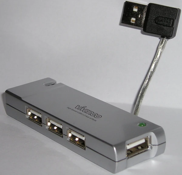 Reference photograph: 4port-usb-hub-bus-powered.jpg. Not verification of the exact planned product.